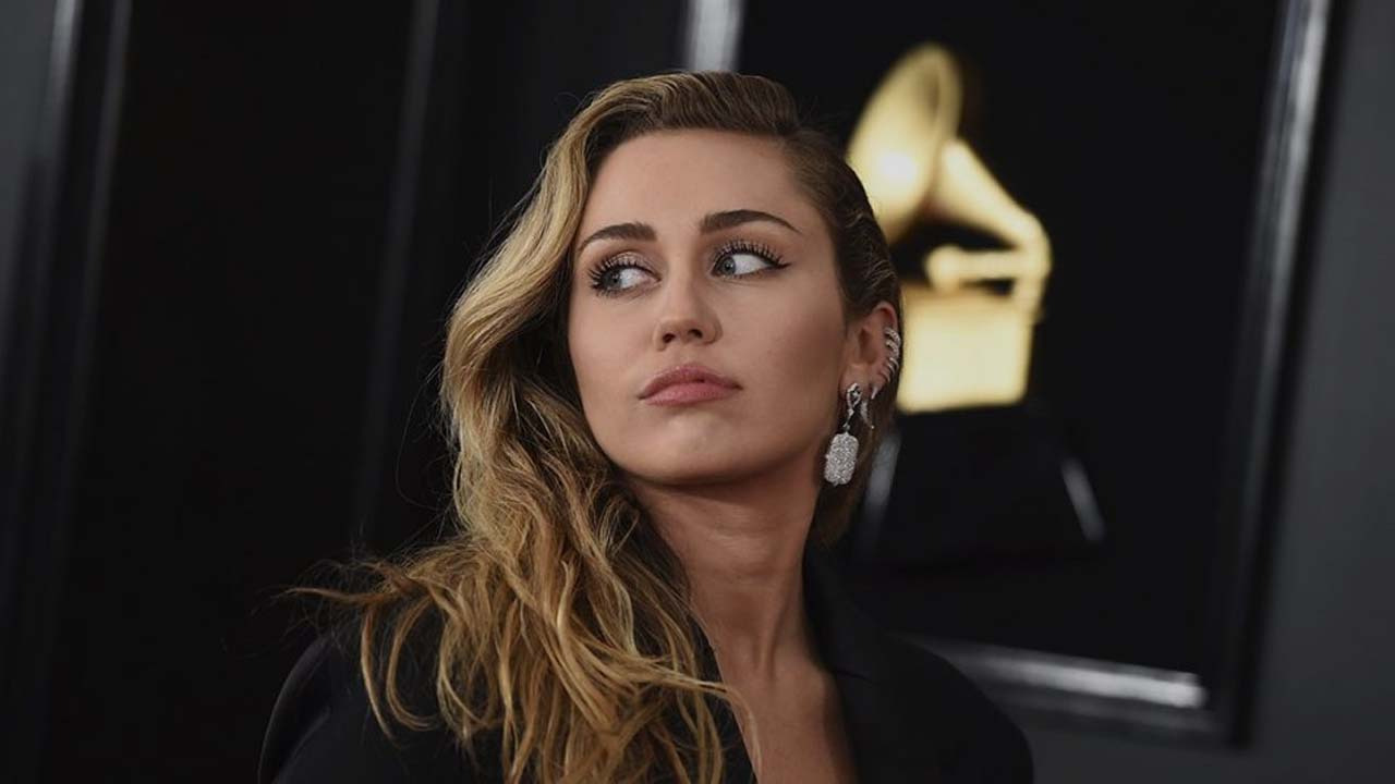 Miley Cyrus Plans To Offer Entertainment Services, Virtual Apparel, Cosmetics In The Metaverse.